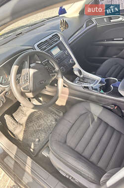Седан Ford Fusion 2013 в 