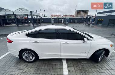 Седан Ford Fusion 2014 в 