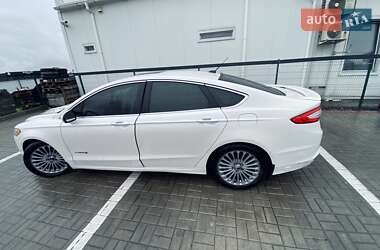 Седан Ford Fusion 2014 в 
