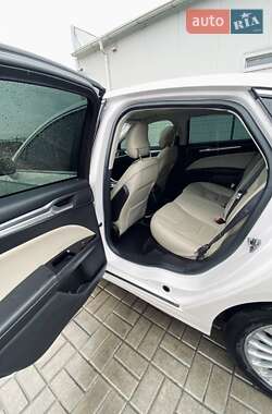 Седан Ford Fusion 2014 в 
