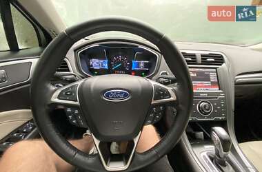 Седан Ford Fusion 2014 в 