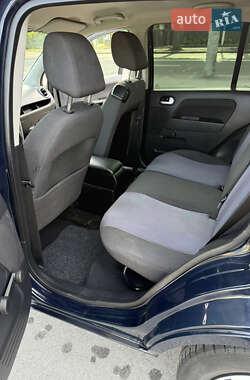 Хэтчбек Ford Fusion 2006 в 