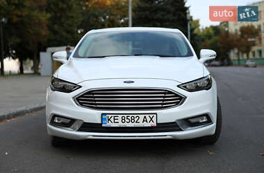 Седан Ford Fusion 2016 в 