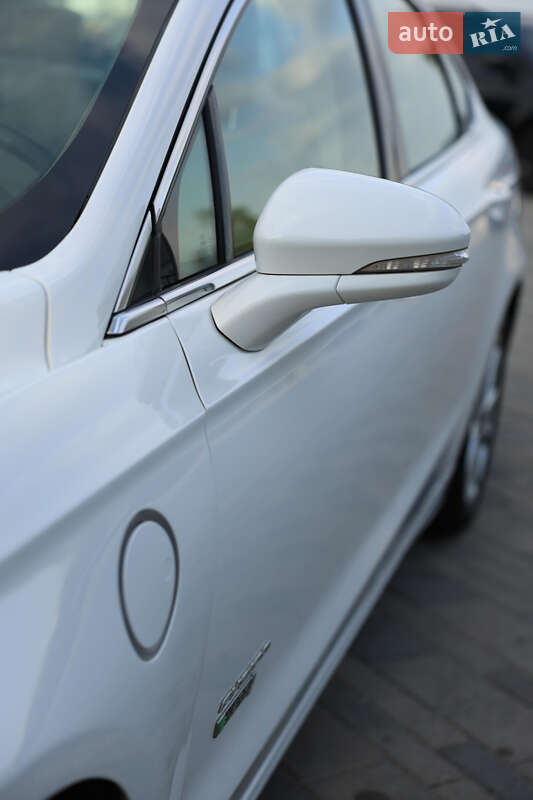 Седан Ford Fusion 2016 в Дніпрі