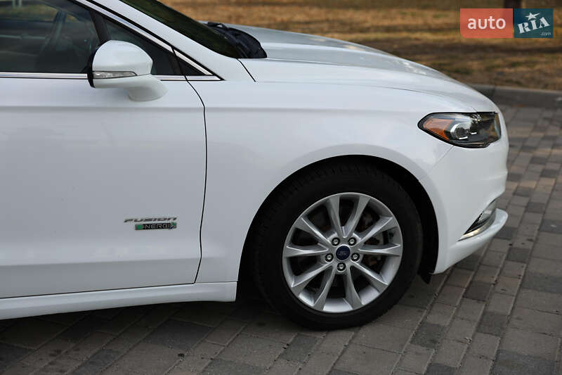Седан Ford Fusion 2016 в Дніпрі