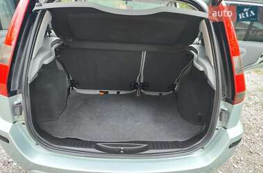 Хетчбек Ford Fusion 2003 в 