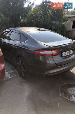 Седан Ford Fusion 2016 в 