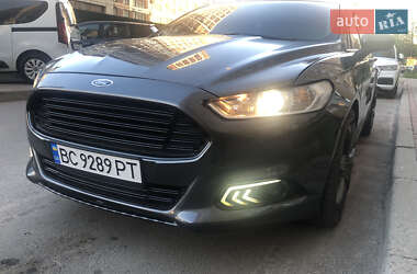 Седан Ford Fusion 2016 в 