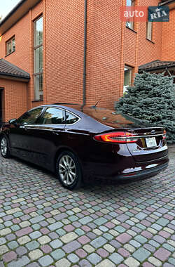 Седан Ford Fusion 2016 в 