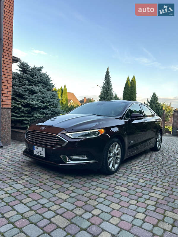 Седан Ford Fusion 2016 в Рівному