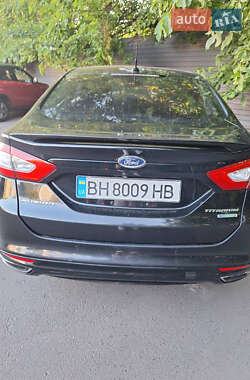 Седан Ford Fusion 2015 в 