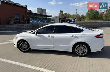 Седан Ford Fusion 2014 в 