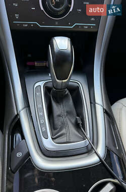 Седан Ford Fusion 2014 в 