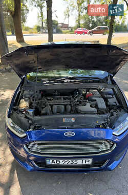 Седан Ford Fusion 2015 в 
