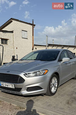 Седан Ford Fusion 2015 в 