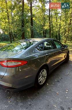 Седан Ford Fusion 2014 в 