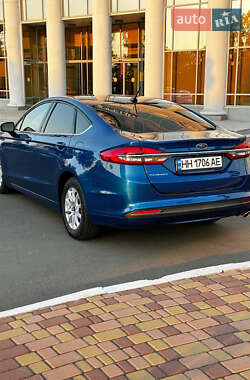 Седан Ford Fusion 2018 в 