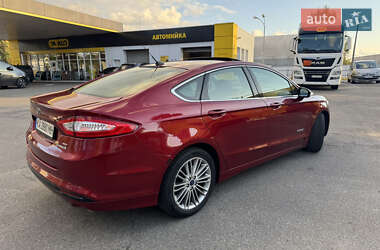 Седан Ford Fusion 2013 в 