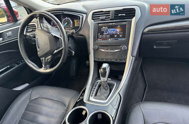 Седан Ford Fusion 2013 в 