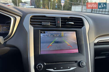 Седан Ford Fusion 2013 в 
