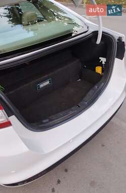 Седан Ford Fusion 2013 в 