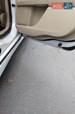 Седан Ford Fusion 2013 в 
