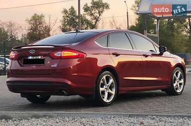 Седан Ford Fusion 2013 в 
