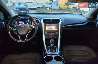 Седан Ford Fusion 2013 в 