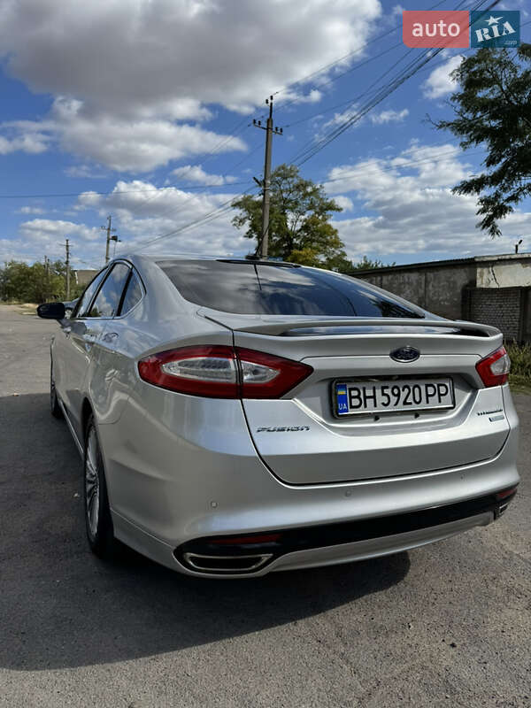Седан Ford Fusion 2013 в Арцизові