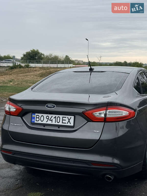 Седан Ford Fusion 2015 в Балті