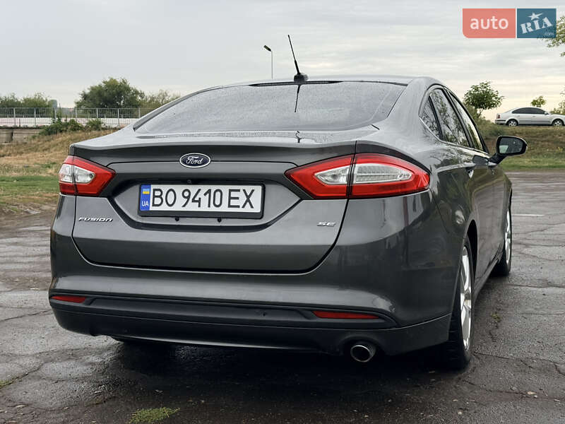 Седан Ford Fusion 2015 в Балті