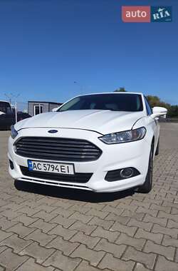 Седан Ford Fusion 2013 в 