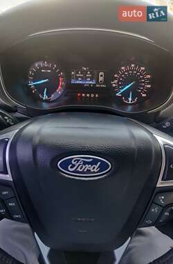 Седан Ford Fusion 2013 в 