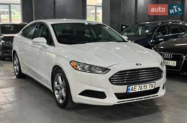 Седан Ford Fusion 2015 в 