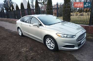 Седан Ford Fusion 2015 в 
