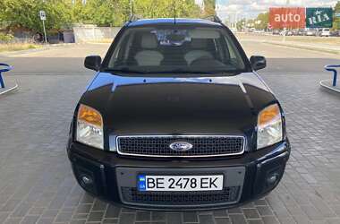 Хэтчбек Ford Fusion 2011 в 
