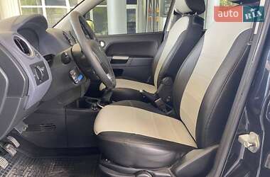 Хэтчбек Ford Fusion 2011 в 