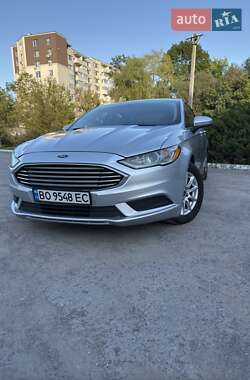 Седан Ford Fusion 2016 в 