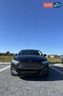 Седан Ford Fusion 2013 в Львові
