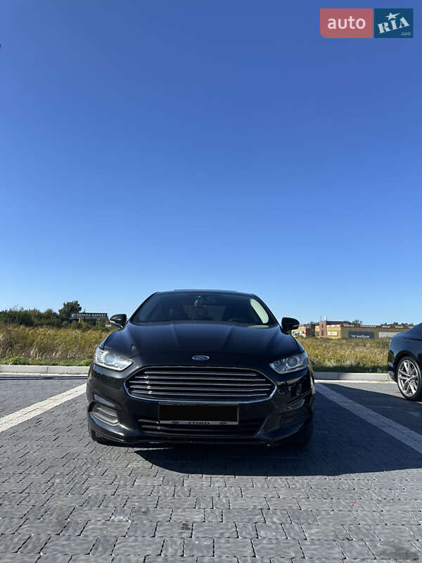 Седан Ford Fusion 2013 в 