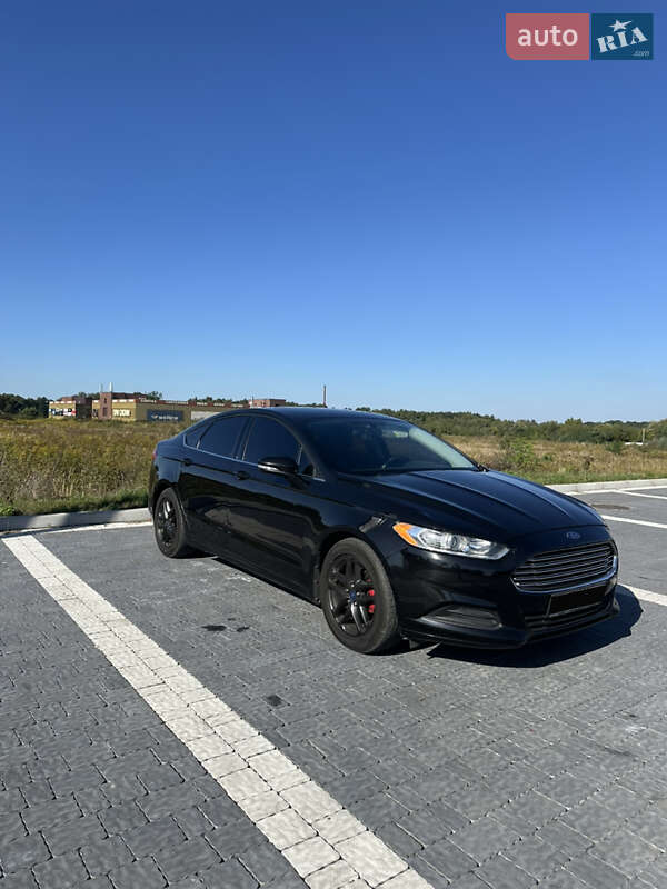 Седан Ford Fusion 2013 в Львові