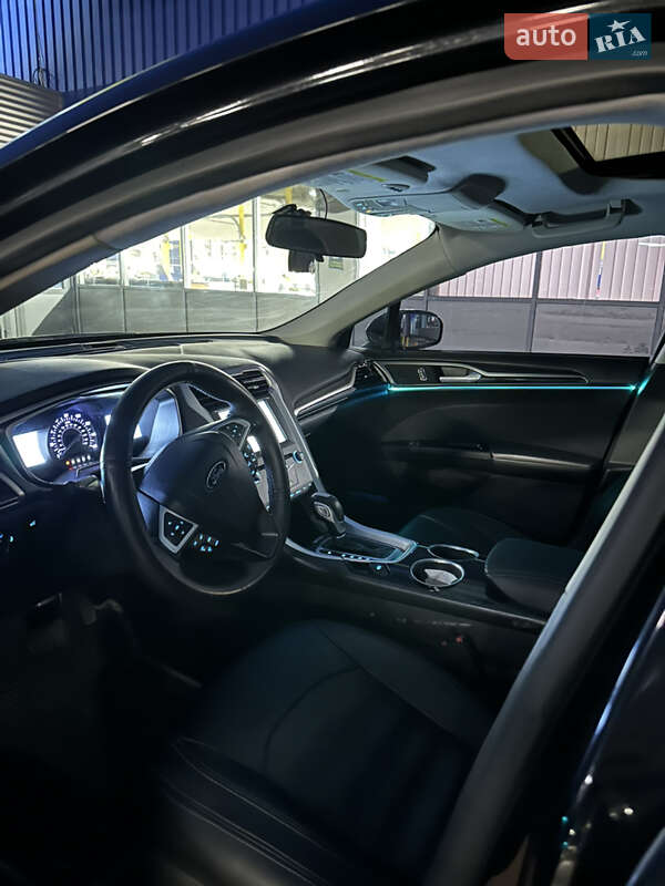 Седан Ford Fusion 2013 в Львові
