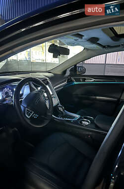 Седан Ford Fusion 2013 в 