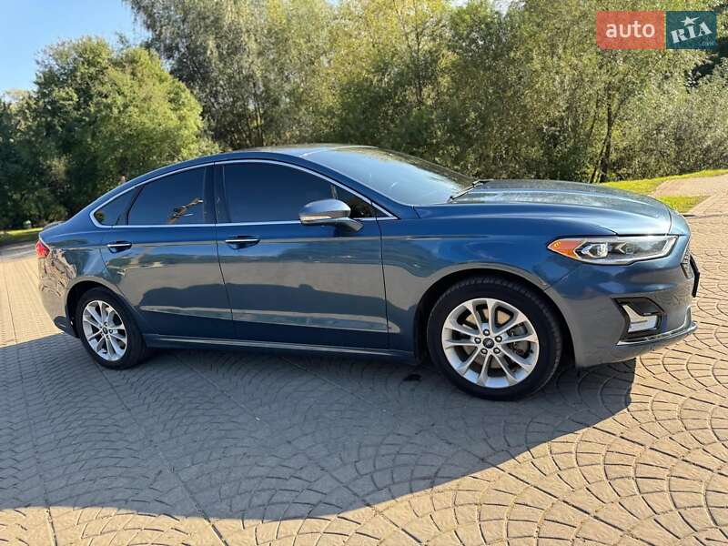 Седан Ford Fusion 2018 в Луцьку