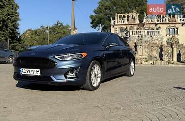 Седан Ford Fusion 2018 в 