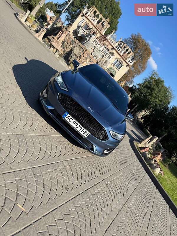 Седан Ford Fusion 2018 в Луцьку