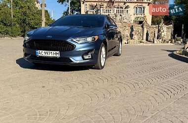 Седан Ford Fusion 2018 в 