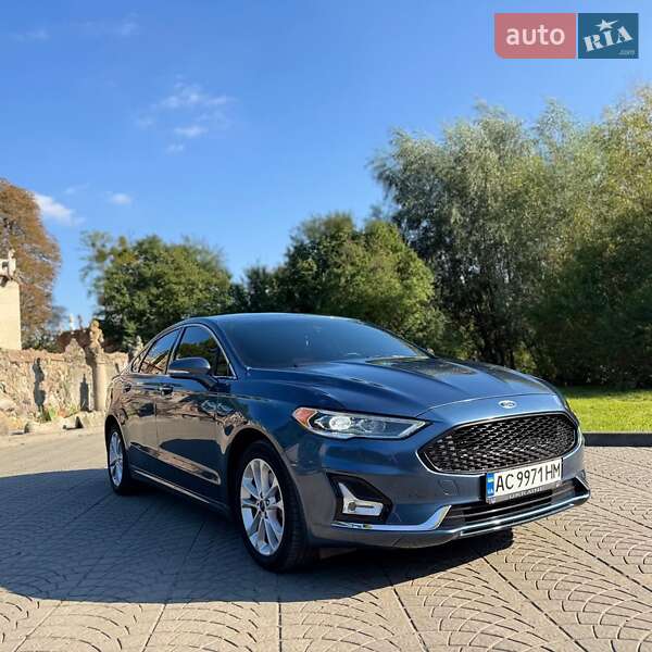 Седан Ford Fusion 2018 в Луцьку