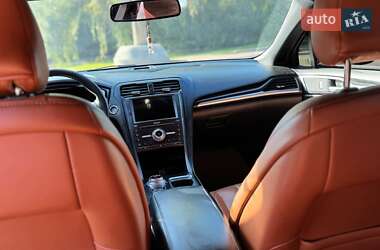 Седан Ford Fusion 2018 в 