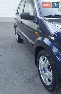 Хетчбек Ford Fusion 2004 в 